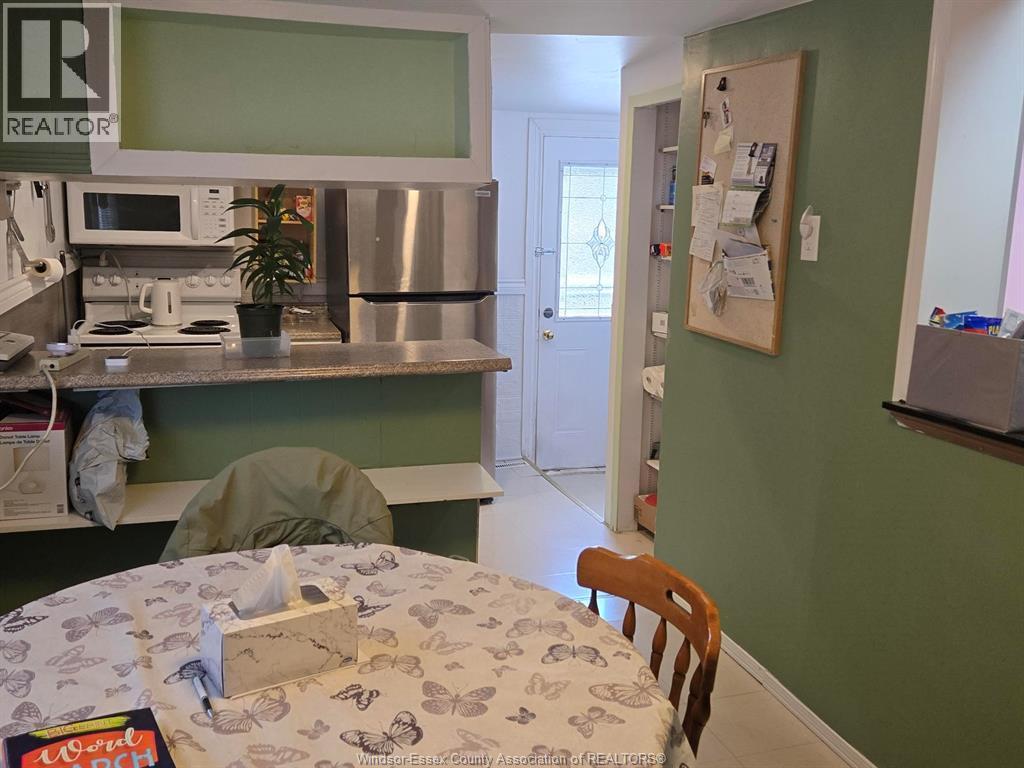 3595 Queen, Windsor, ON - Indoor