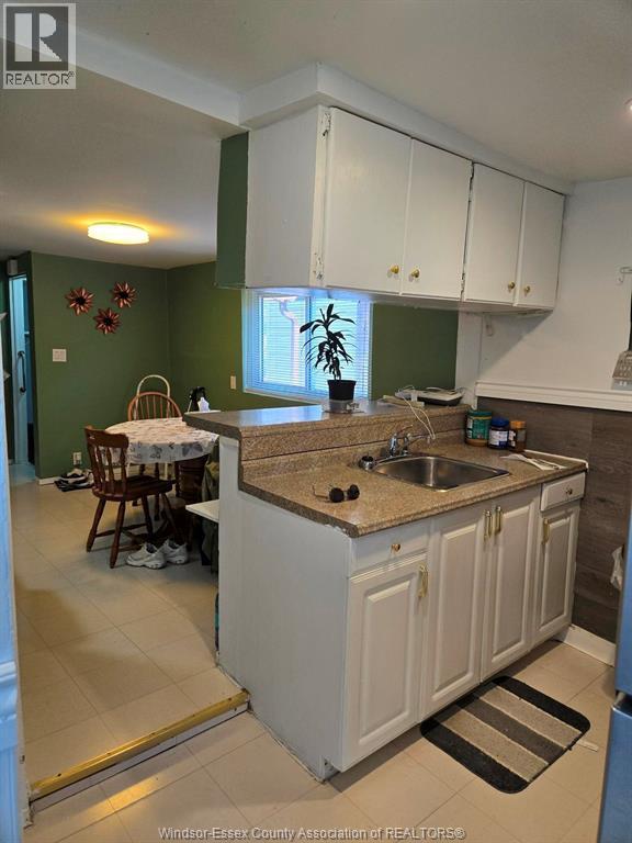 3595 Queen, Windsor, ON - Indoor Photo Showing Kitchen