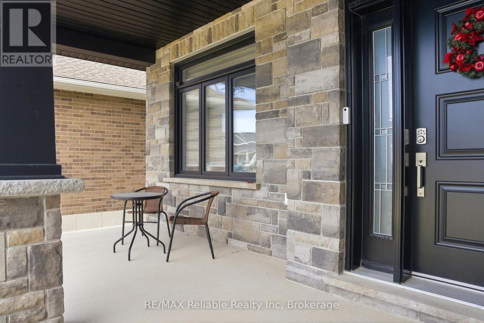 465 Warren Street, Goderich (Goderich (Town)), ON - Outdoor With Exterior