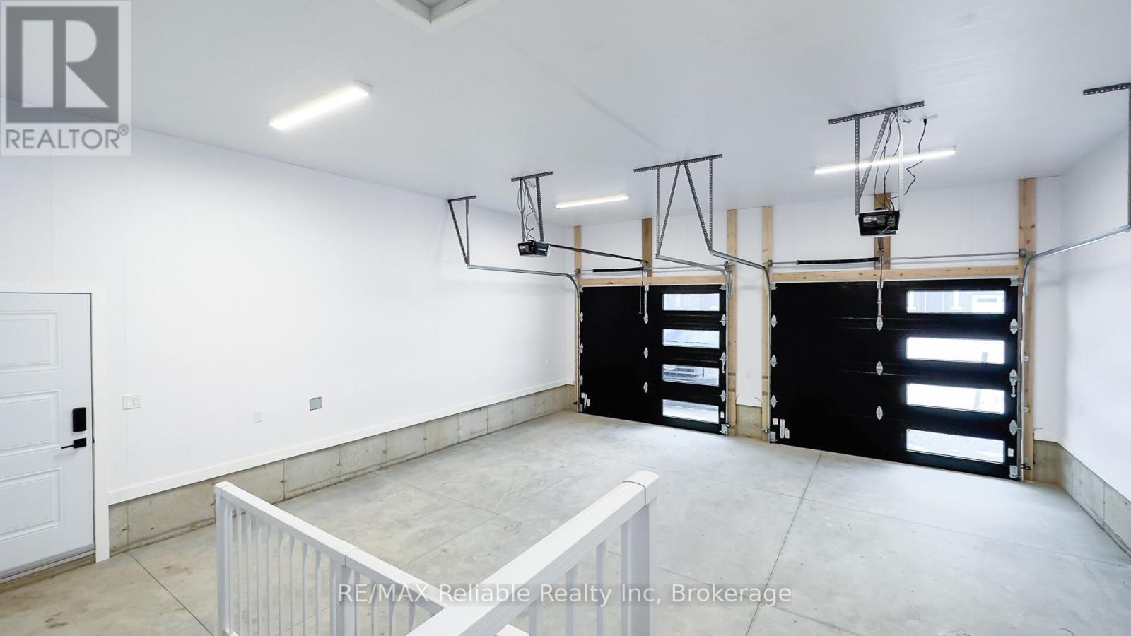465 Warren Street, Goderich (Goderich (Town)), ON - Indoor Photo Showing Garage