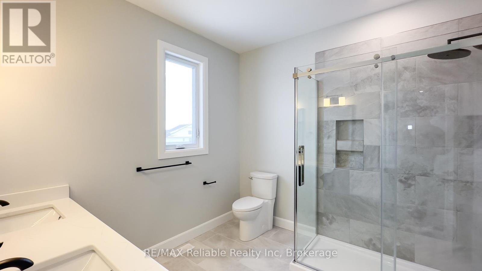 465 Warren Street, Goderich (Goderich (Town)), ON - Indoor Photo Showing Bathroom