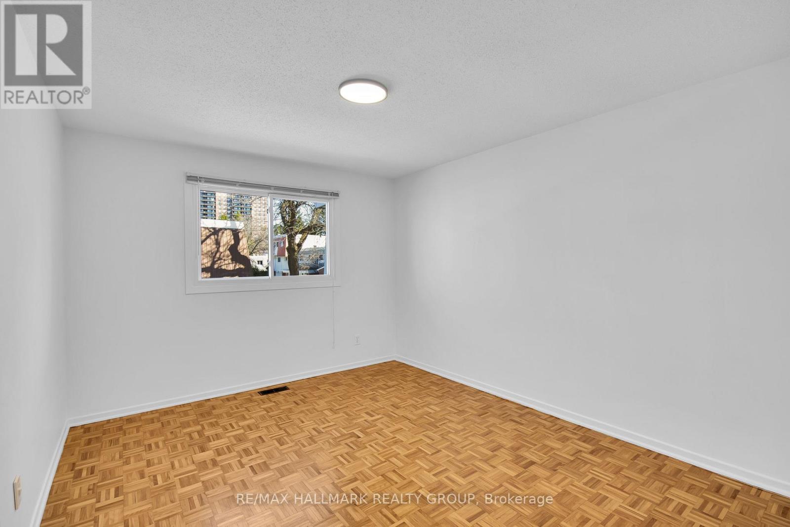 338 Stone Quarry Private, Ottawa, ON - Indoor Photo Showing Other Room