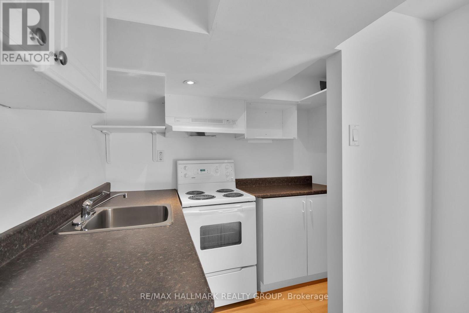 338 Stone Quarry Private, Ottawa, ON - Indoor Photo Showing Kitchen