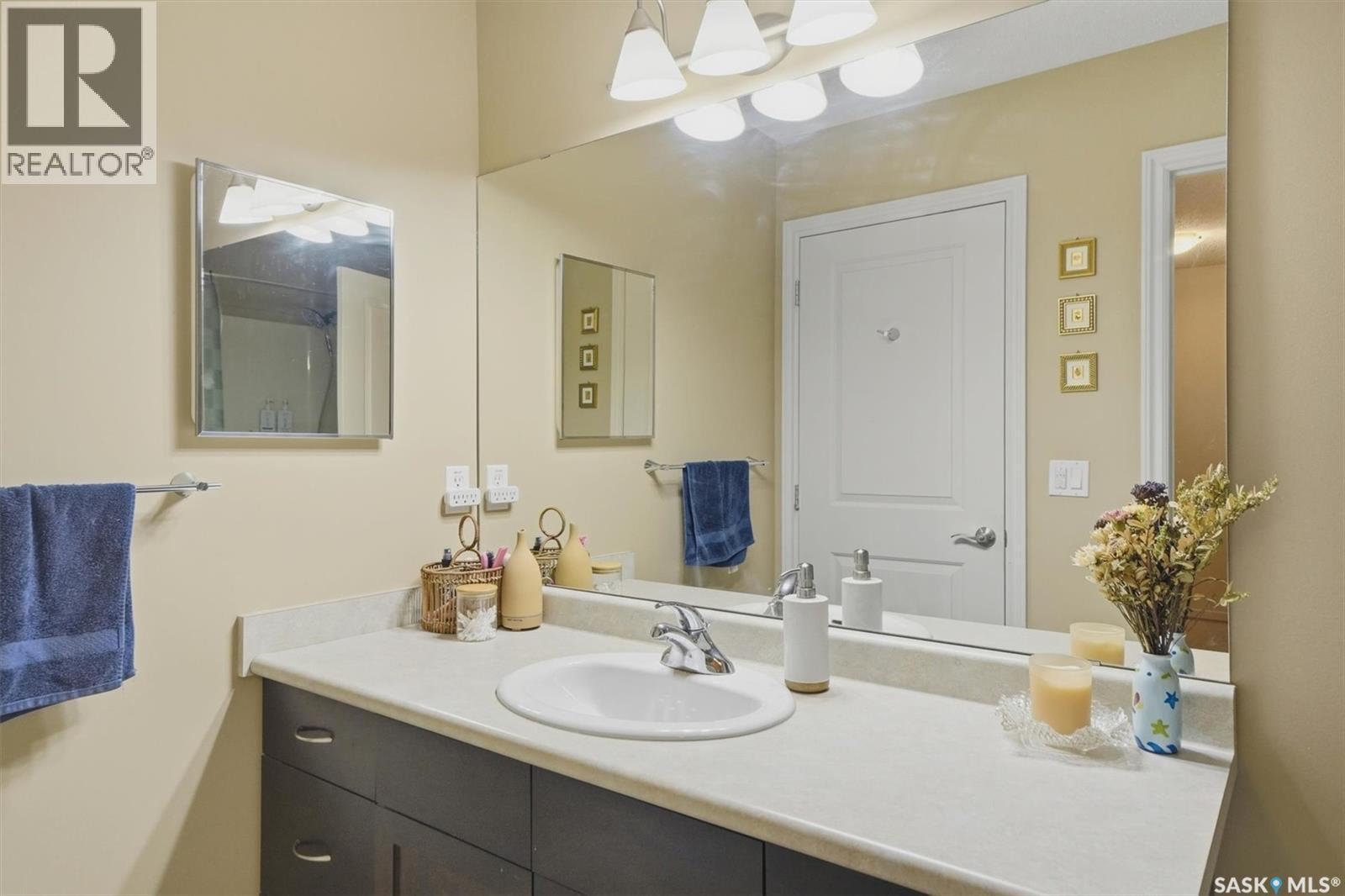 105 Lynd Crescent, Saskatoon, SK - Indoor Photo Showing Bathroom