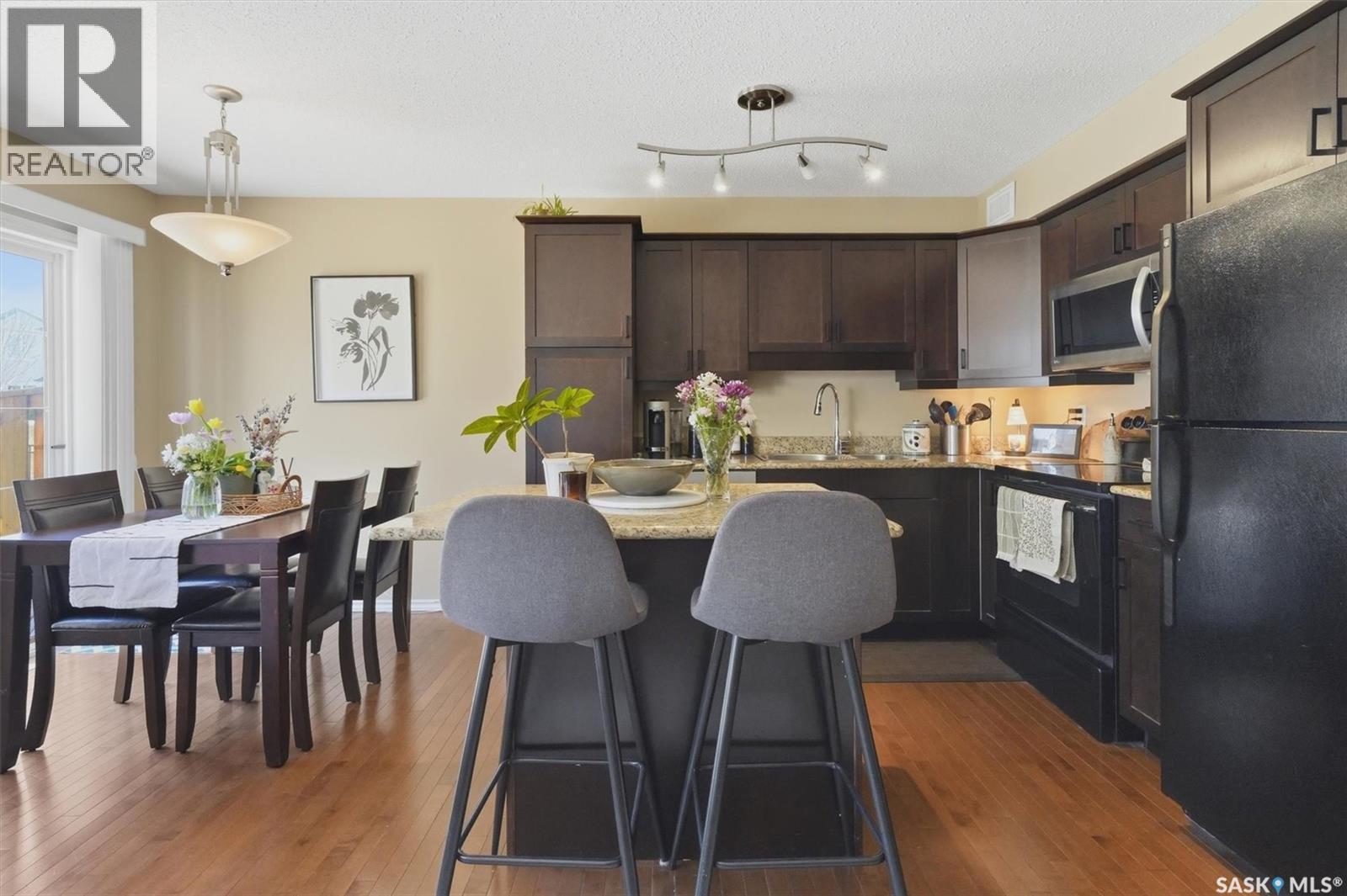 105 Lynd Crescent, Saskatoon, SK - Indoor Photo Showing Dining Room