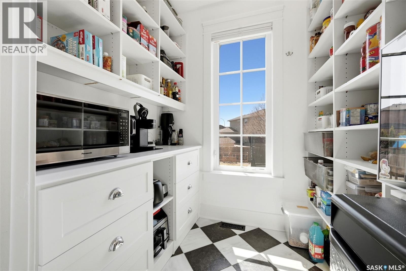6105 Little Pine Loop, Regina, SK - Indoor