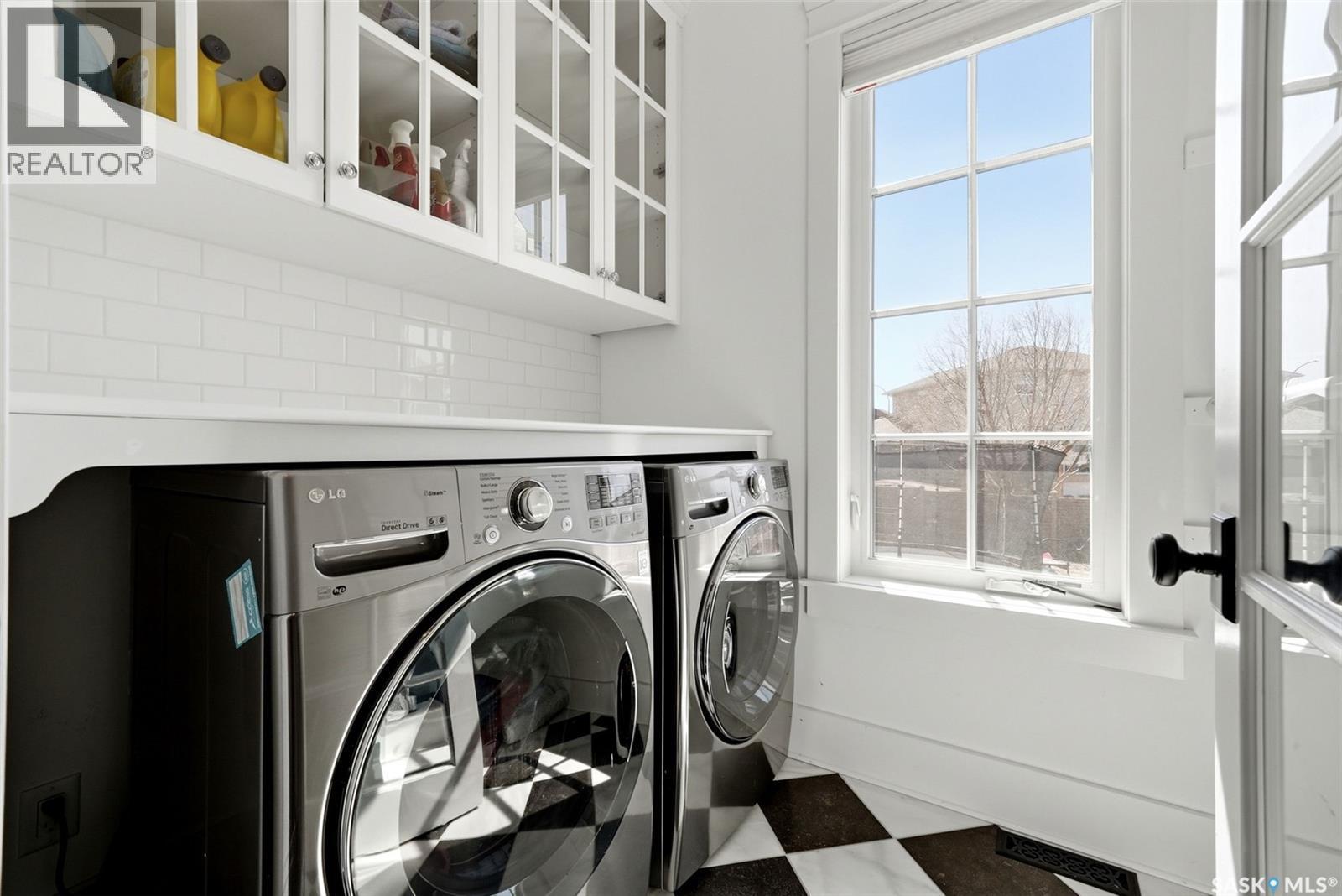 6105 Little Pine Loop, Regina, SK - Indoor Photo Showing Laundry Room