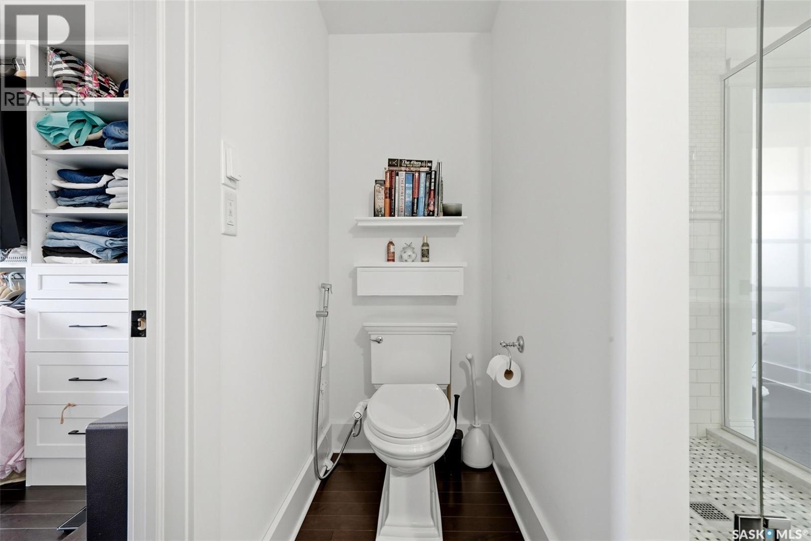 6105 Little Pine Loop, Regina, SK - Indoor Photo Showing Bathroom