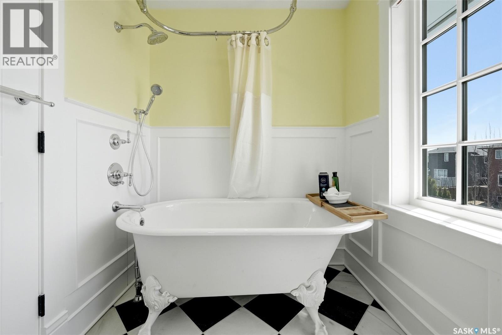 6105 Little Pine Loop, Regina, SK - Indoor Photo Showing Bathroom