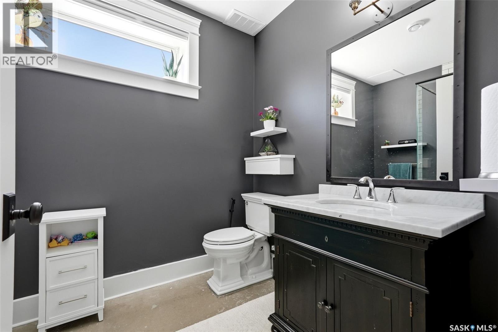6105 Little Pine Loop, Regina, SK - Indoor Photo Showing Bathroom