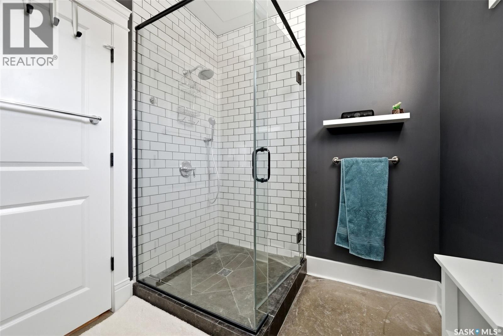 6105 Little Pine Loop, Regina, SK - Indoor Photo Showing Bathroom