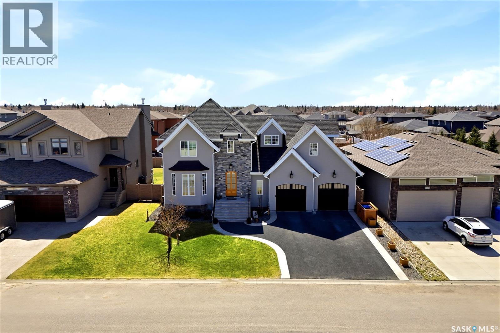 6105 Little Pine Loop, Regina, SK - Outdoor With Facade