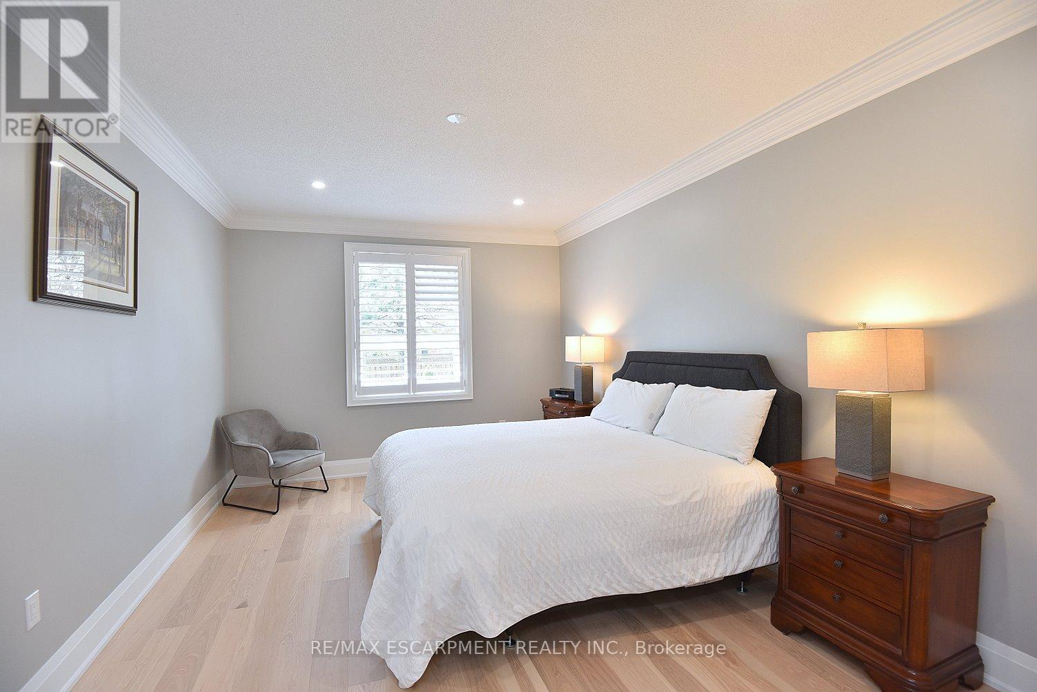49 Riveroaks Drive, Hamilton, ON - Indoor Photo Showing Bedroom