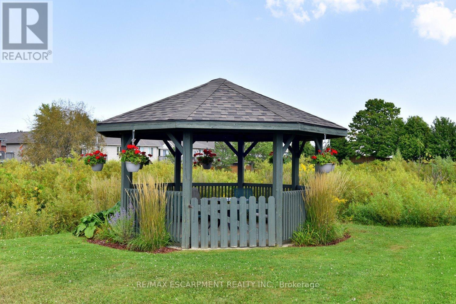 49 Riveroaks Drive, Hamilton, ON - Outdoor
