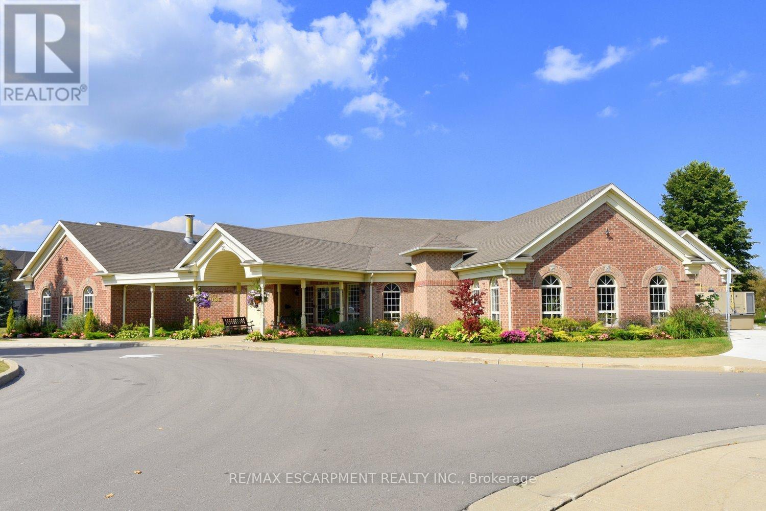 49 Riveroaks Drive, Hamilton, ON - Outdoor With Facade
