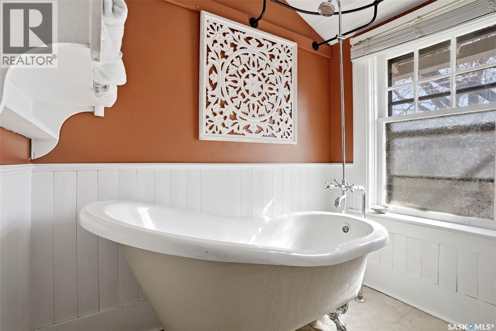 2273 Cameron Street, Regina, SK - Indoor Photo Showing Bathroom