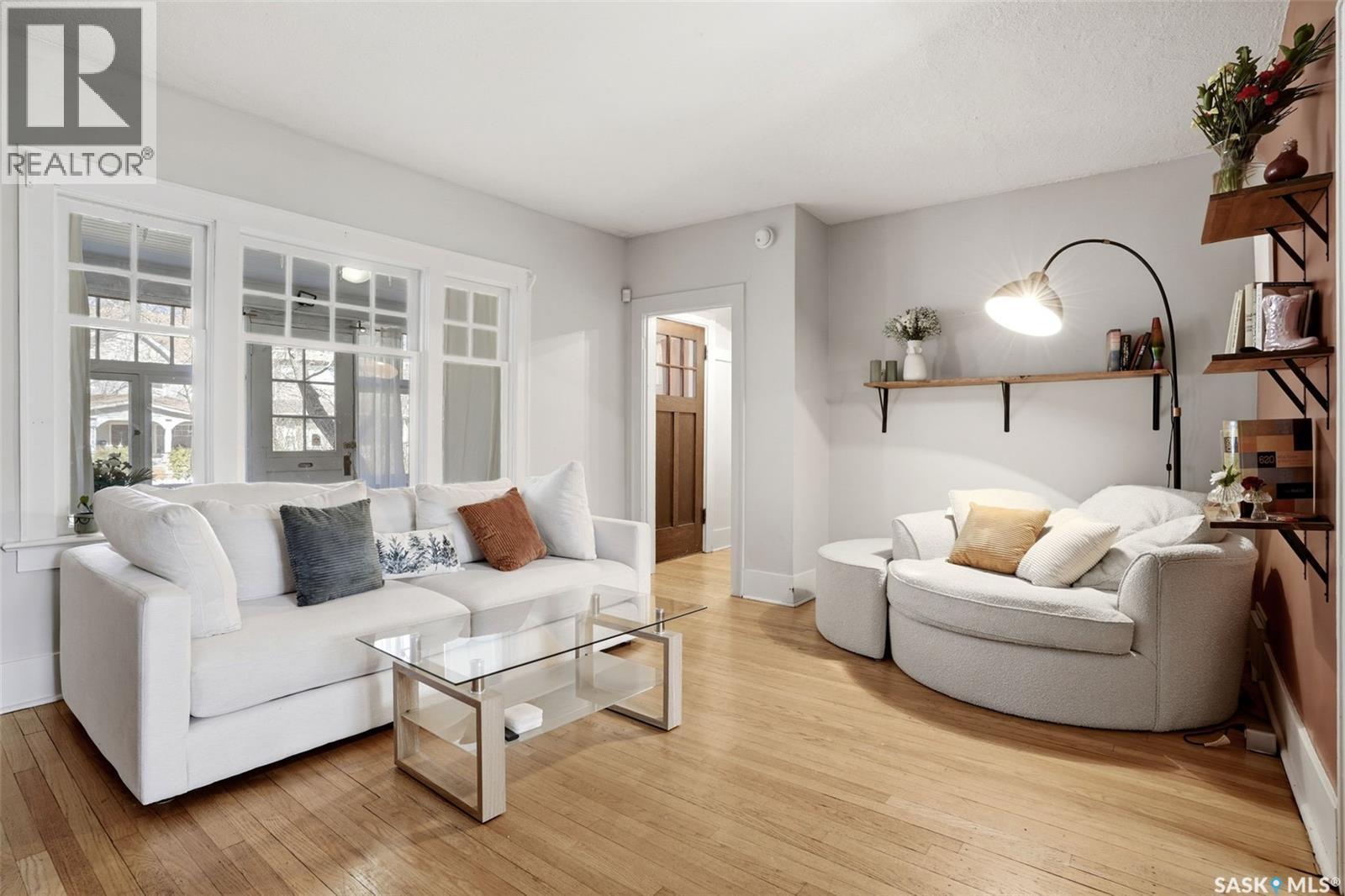 2273 Cameron Street, Regina, SK - Indoor Photo Showing Living Room