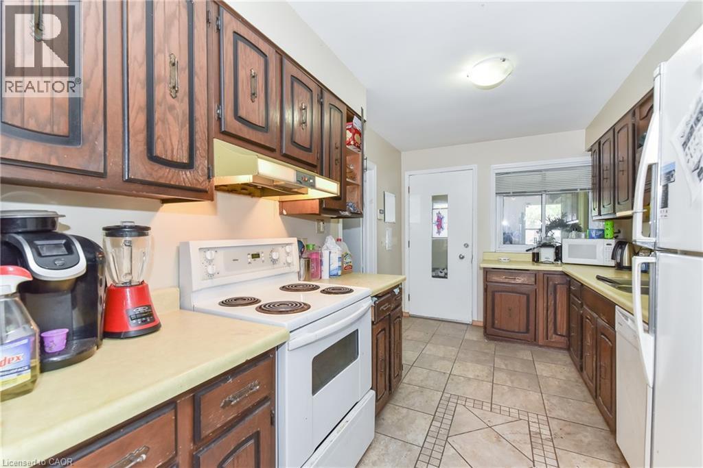 166 Elgin Crescent, Waterloo, ON - Indoor Photo Showing Kitchen