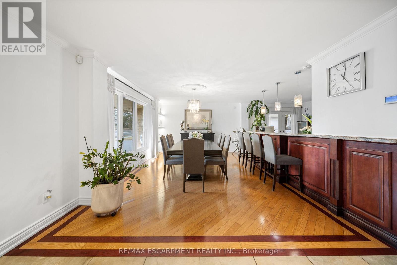 1045 Bloor Street, Mississauga, ON - Indoor