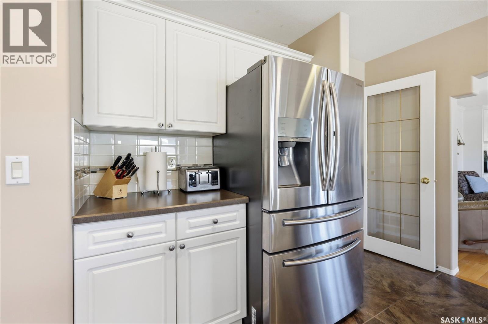 311 Guenter Crescent, Saskatoon, SK - Indoor Photo Showing Kitchen With Stainless Steel Kitchen