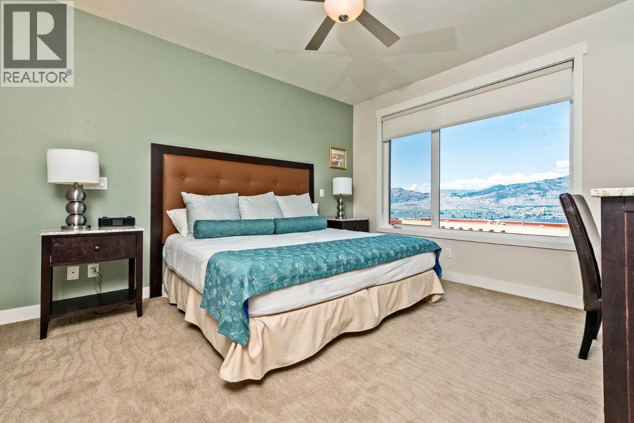 2000 Valleyview Drive Unit# 21, Osoyoos, BC - Indoor Photo Showing Bedroom