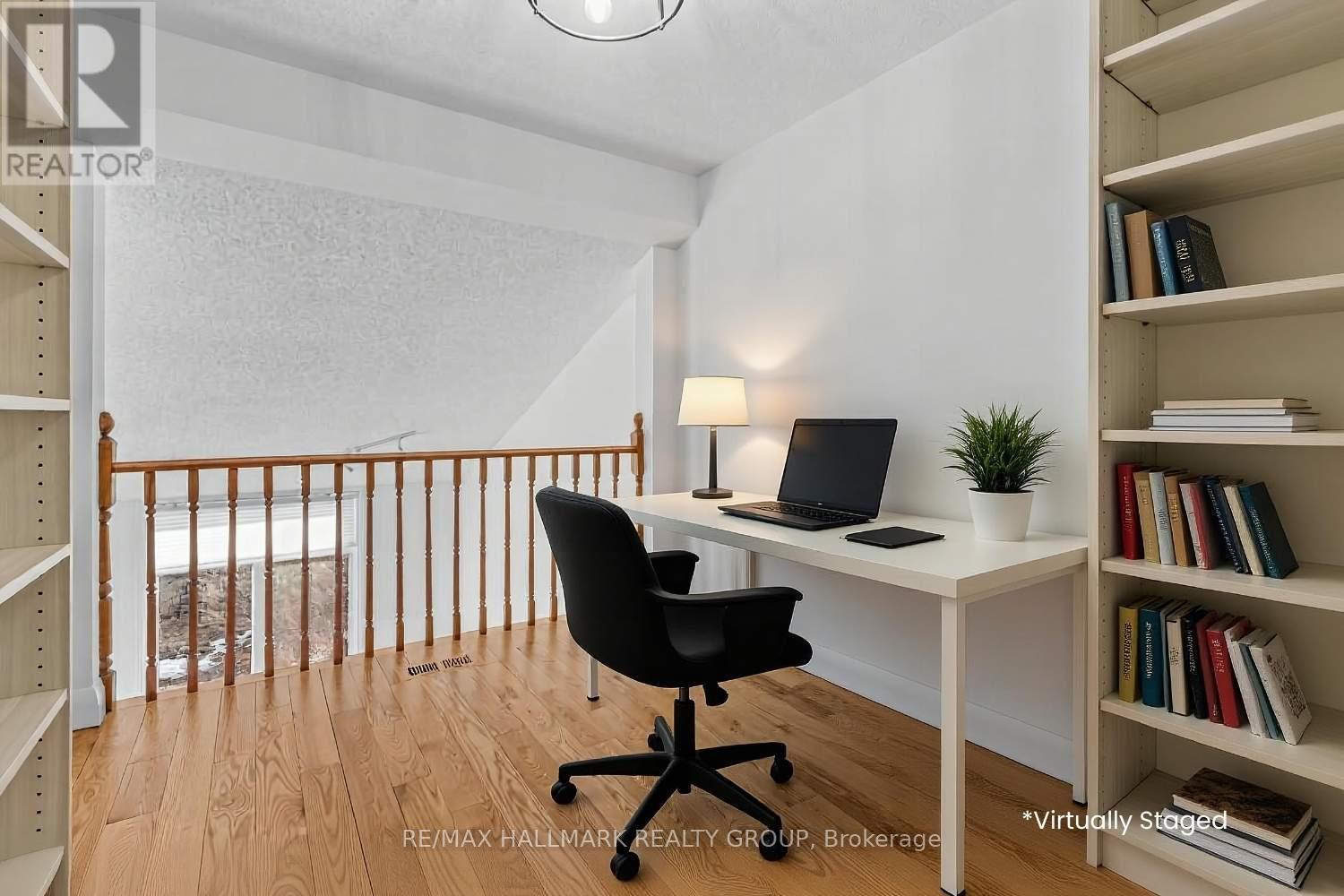 Bright loft ideal for home office - 988 Lucille Way, Ottawa, ON - Indoor Photo Showing Office