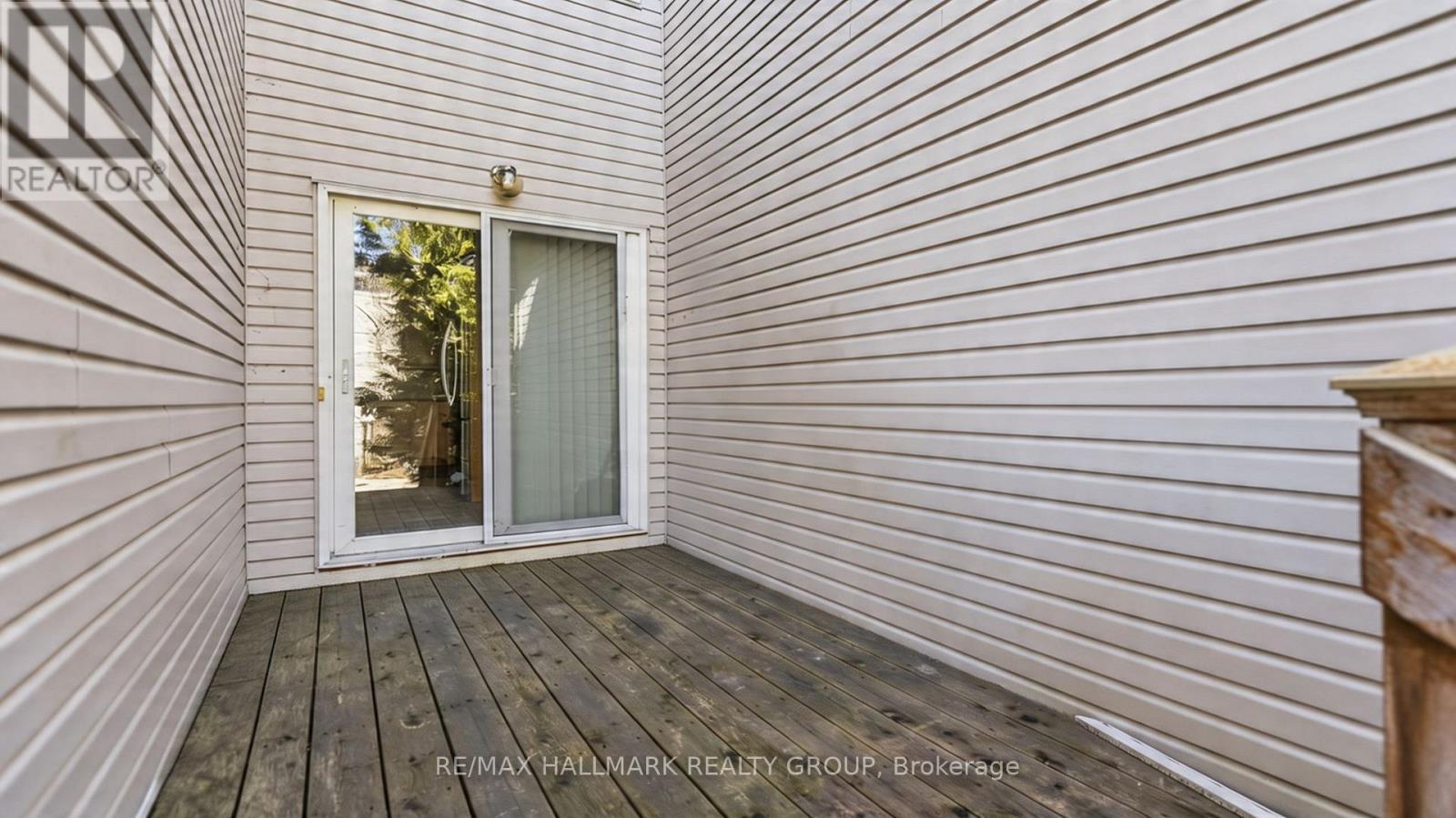 Backyard walk out with deck - 988 Lucille Way, Ottawa, ON - Outdoor With Deck Patio Veranda With Exterior