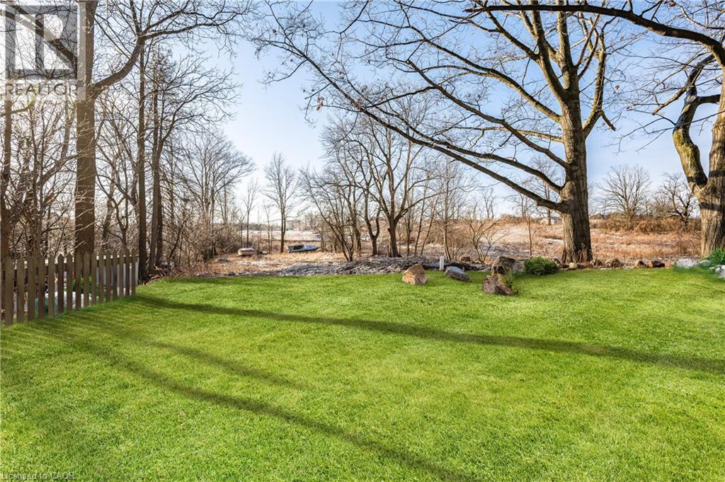 View of yard - 1105 Main Street E, Cambridge, ON - Outdoor