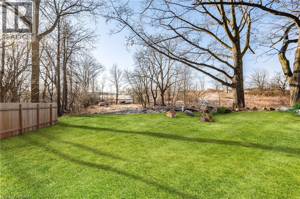 View of yard - 1105 Main Street E, Cambridge, ON - Outdoor