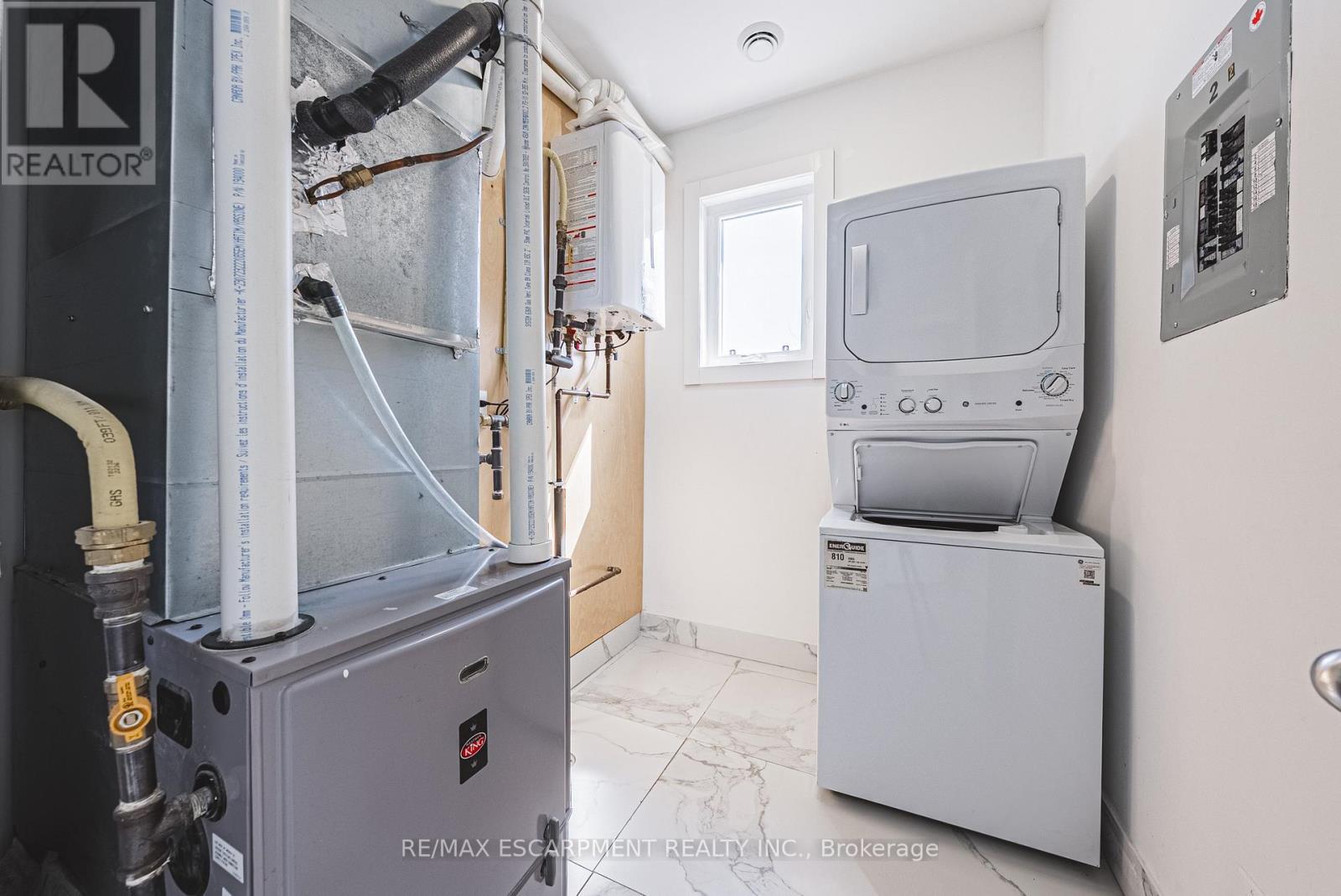 68 Vansitmart Avenue, Hamilton, ON - Indoor Photo Showing Laundry Room
