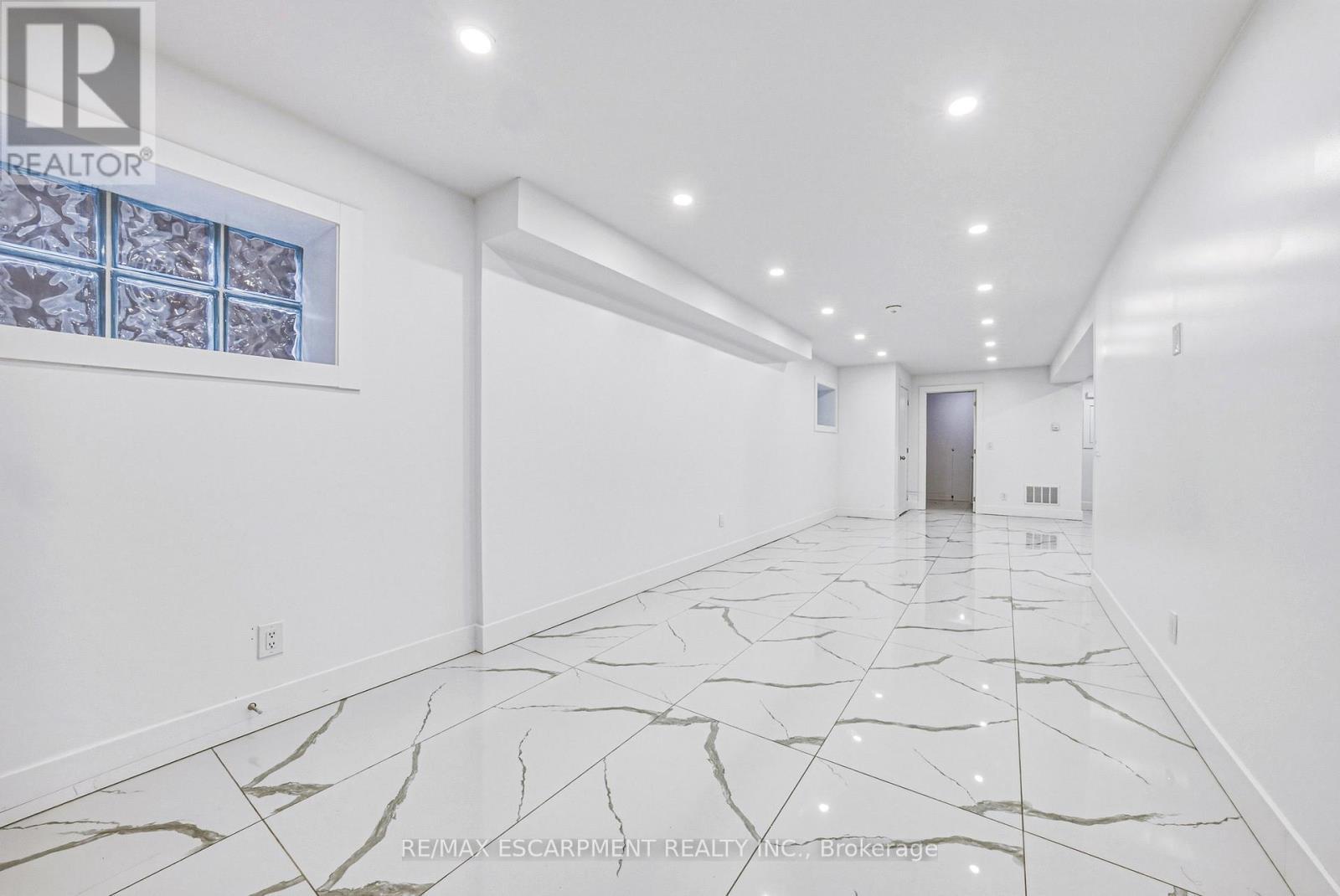 68 Vansitmart Avenue, Hamilton, ON - Indoor Photo Showing Other Room