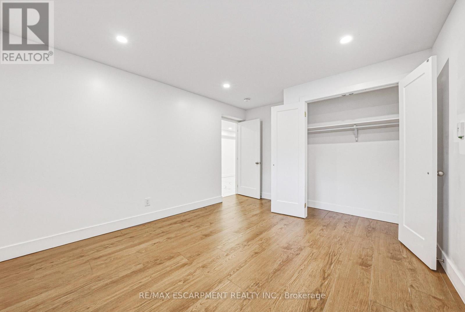 68 Vansitmart Avenue, Hamilton, ON - Indoor Photo Showing Other Room