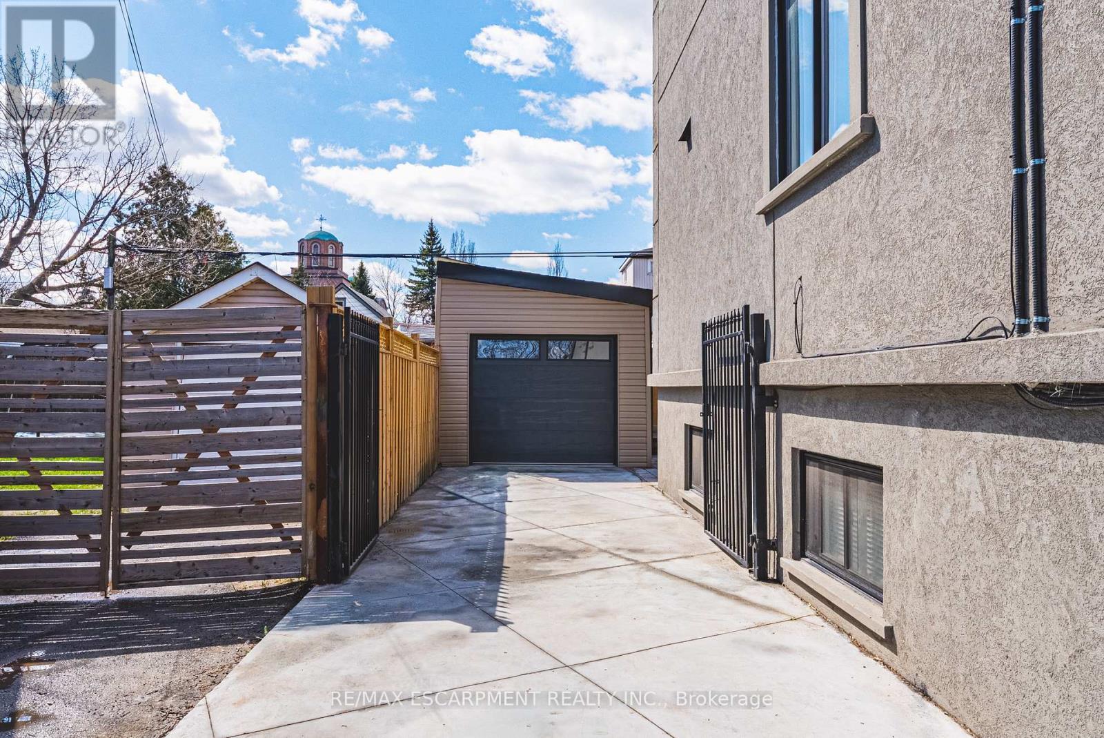 68 Vansitmart Avenue, Hamilton, ON - Outdoor