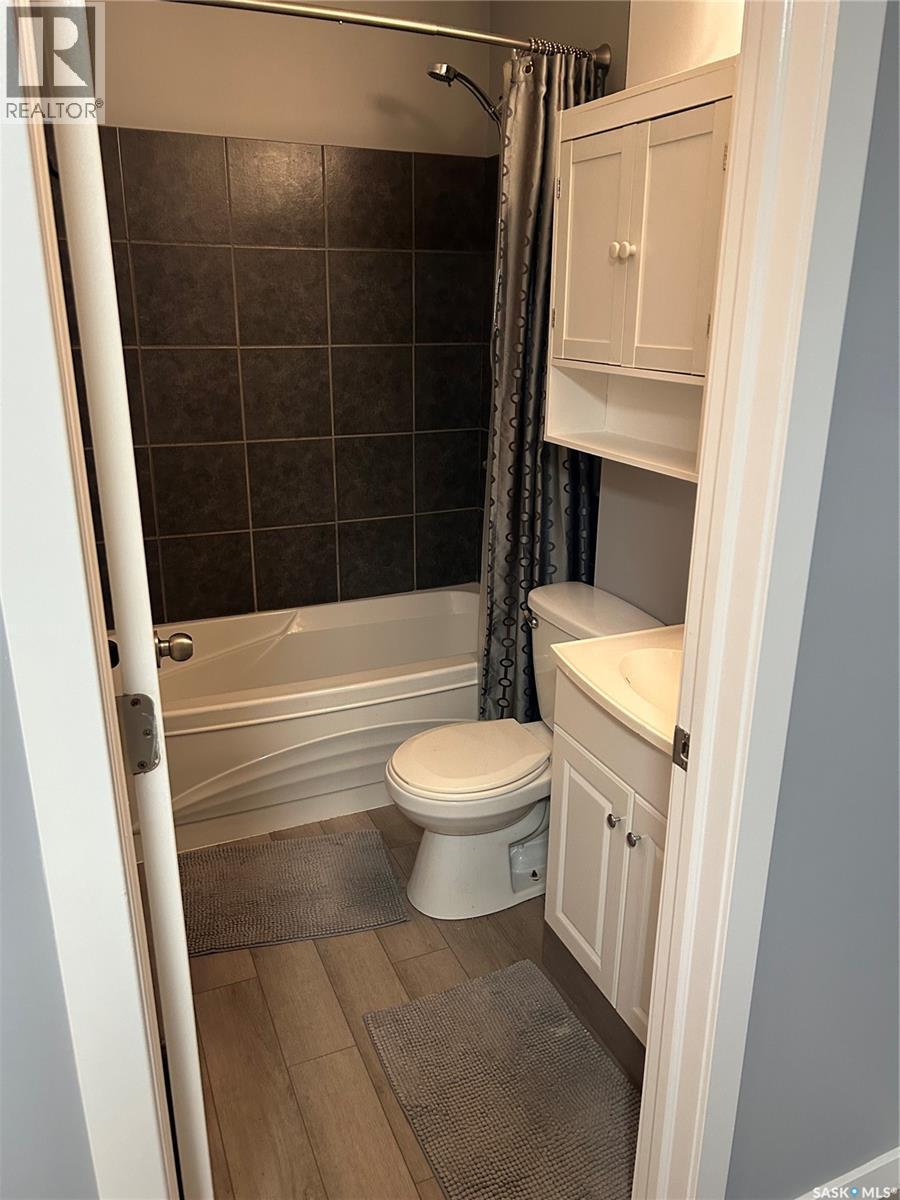2059 Mcdonald Street, Regina, SK - Indoor Photo Showing Bathroom