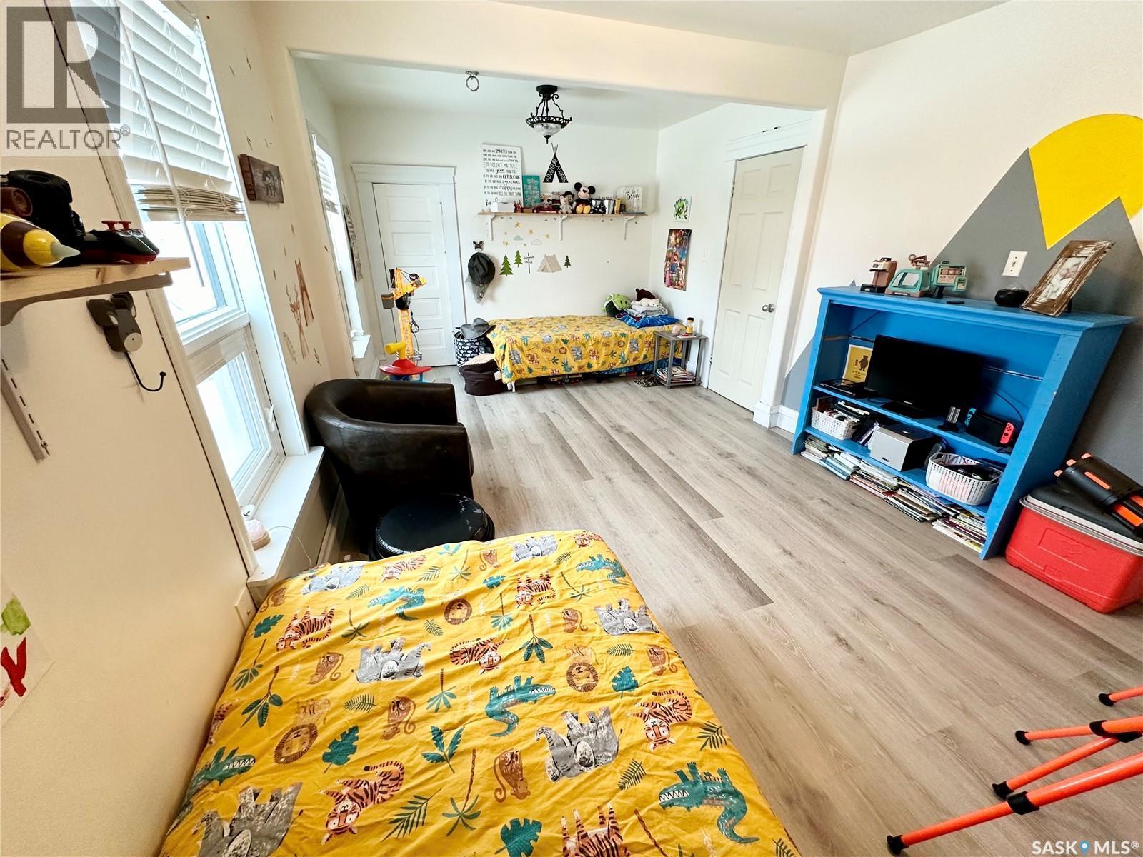 416 3Rd Street Se, Weyburn, SK - Indoor Photo Showing Other Room