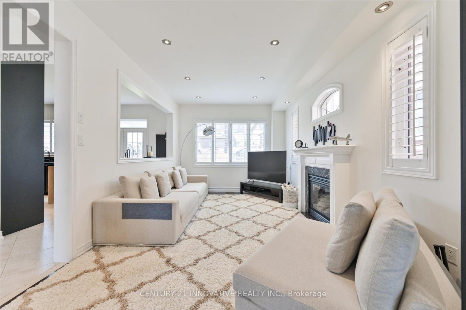 92 Riverwalk Drive, Markham, ON - Indoor With Fireplace