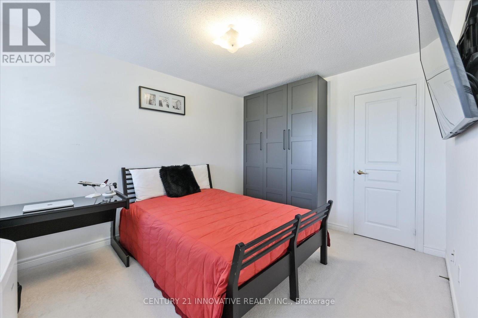 92 Riverwalk Drive, Markham, ON - Indoor Photo Showing Bedroom