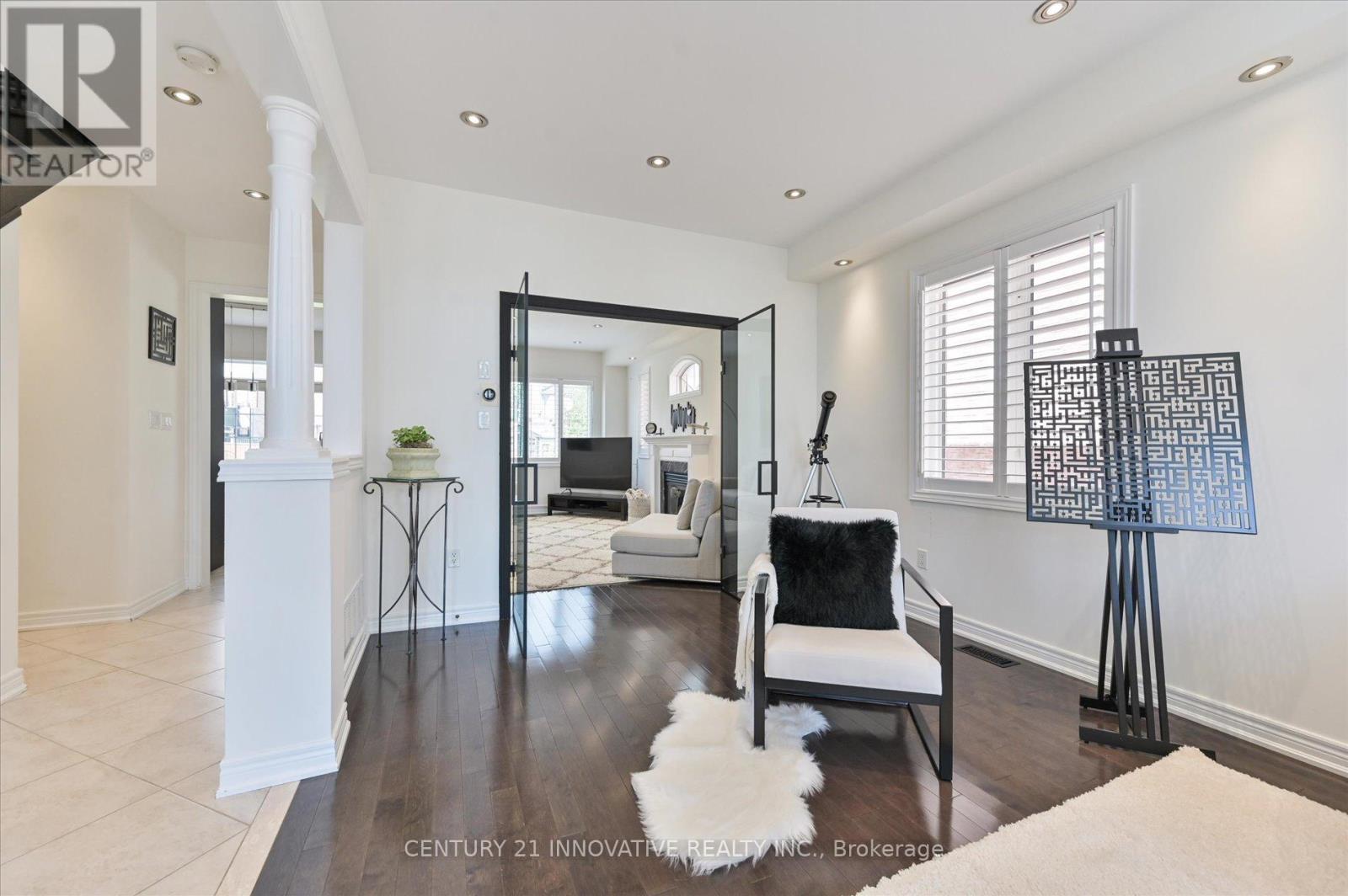 92 Riverwalk Drive, Markham, ON - Indoor Photo Showing Other Room