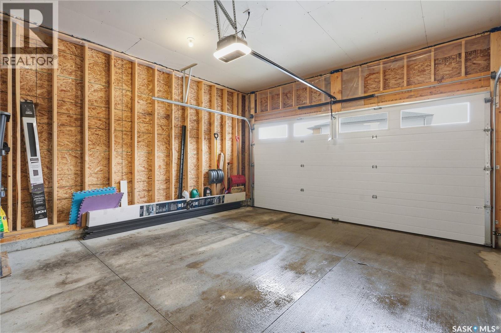 159 Doran Way, Saskatoon, SK - Indoor Photo Showing Garage