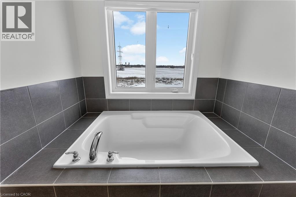 229 Vanilla Trail, Thorold, ON - Indoor Photo Showing Bathroom