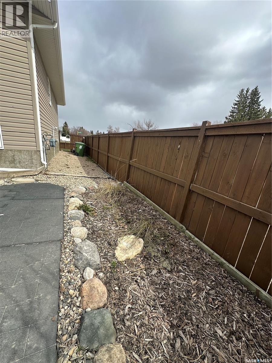 46 Clarke Avenue, Yorkton, SK - Outdoor