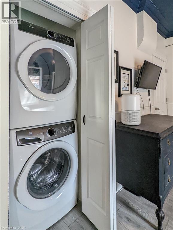 unit 3 - 158 Hunter Street E, Hamilton, ON - Indoor Photo Showing Laundry Room