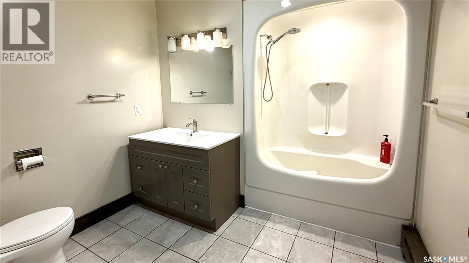205 Conquest Street, Conquest, SK - Indoor Photo Showing Bathroom