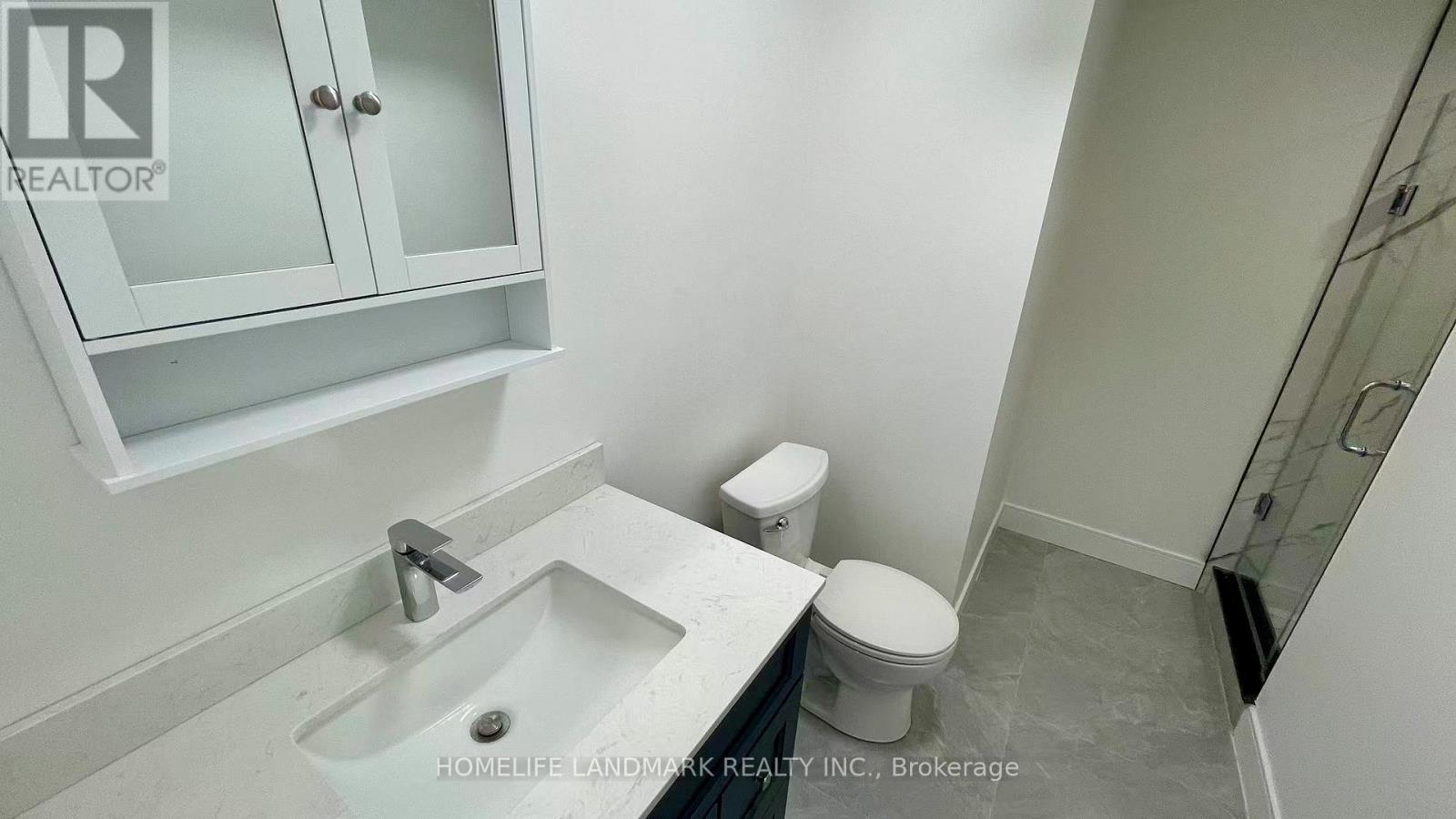 1556 Crestview Avenue, Mississauga, ON - Indoor Photo Showing Bathroom