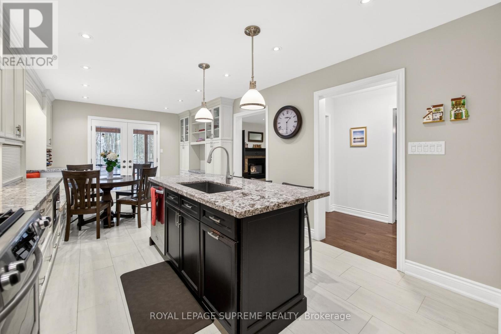 88 Empress Road, Vaughan, ON - Indoor Photo Showing Kitchen With Upgraded Kitchen