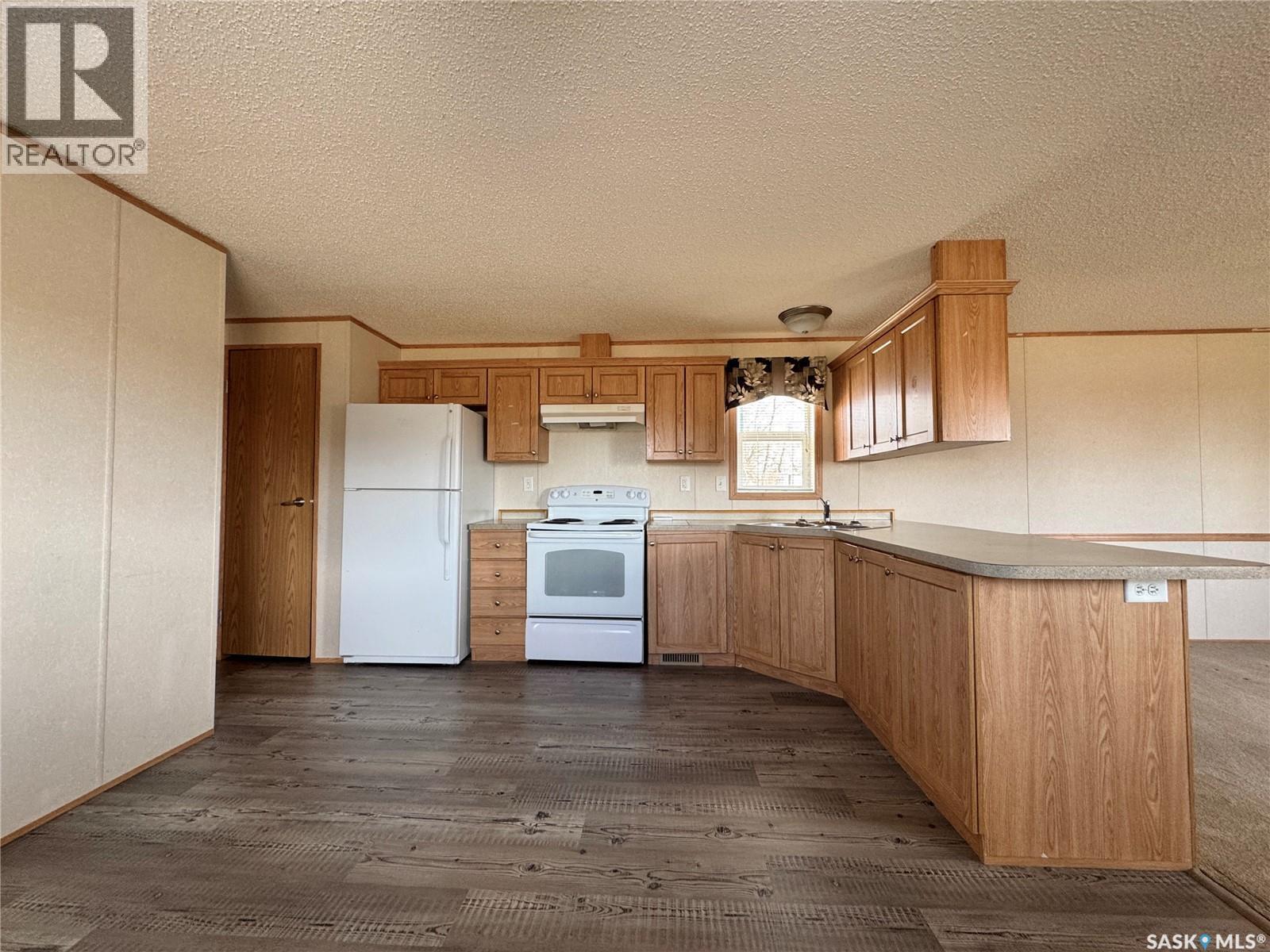 427 Vincent Avenue W, Churchbridge, SK - Indoor Photo Showing Kitchen