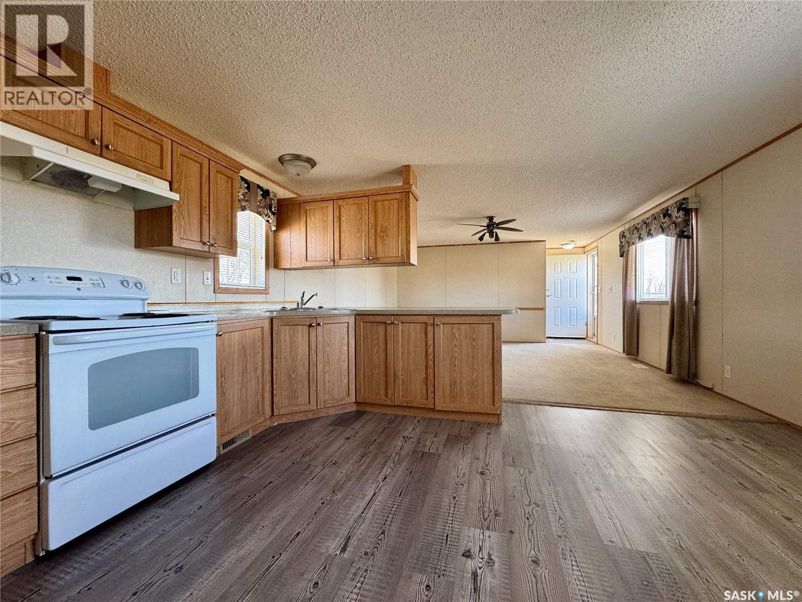 427 Vincent Avenue W, Churchbridge, SK - Indoor Photo Showing Kitchen