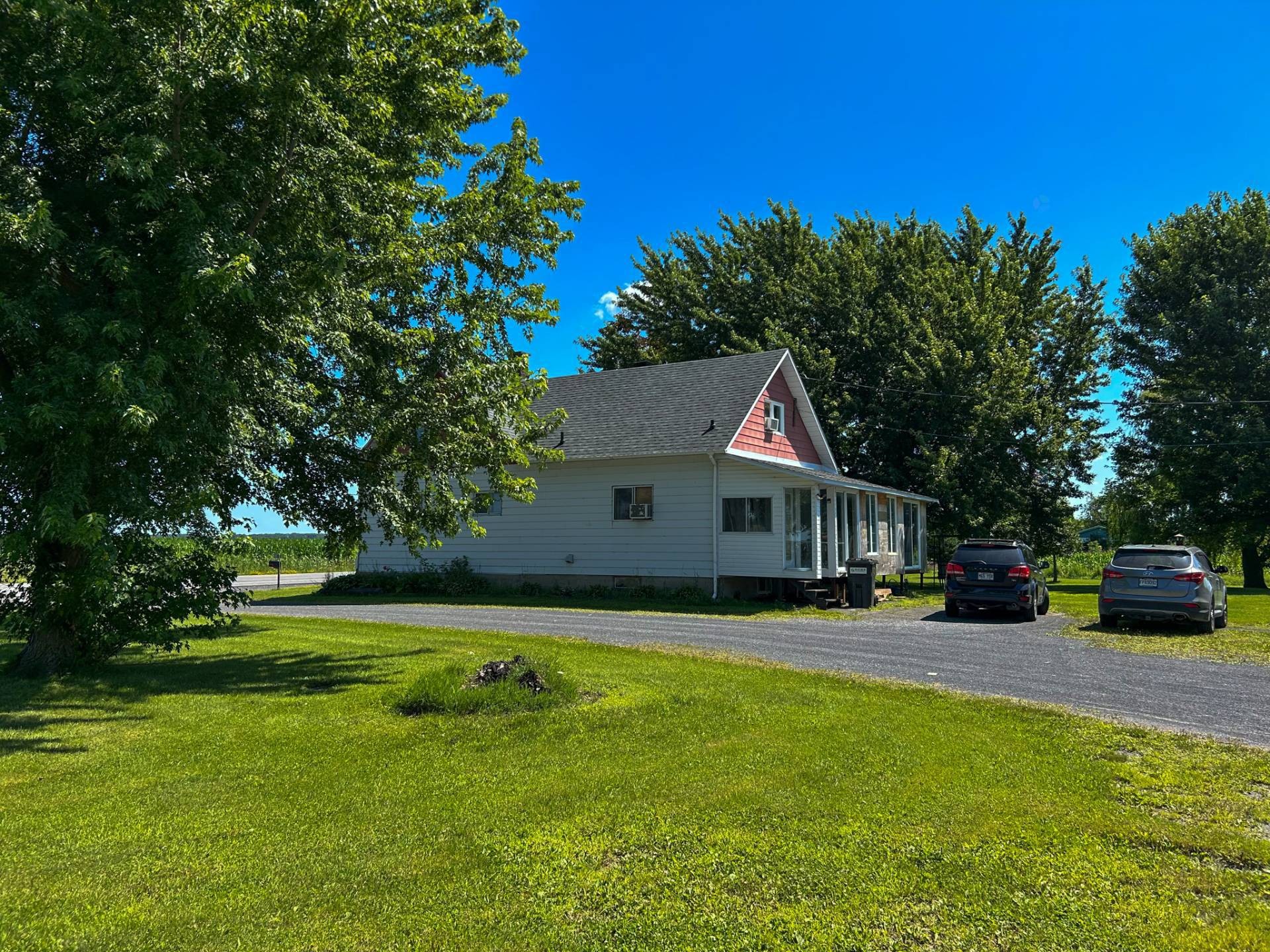Back of Structure - 386Z - 396Z Route 122, Saint-Guillaume, QC - Outdoor