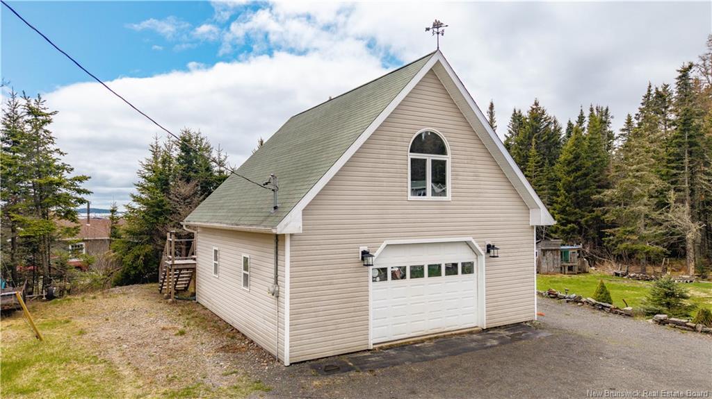 10 Stanley Oliver Rd, Back Bay, NB