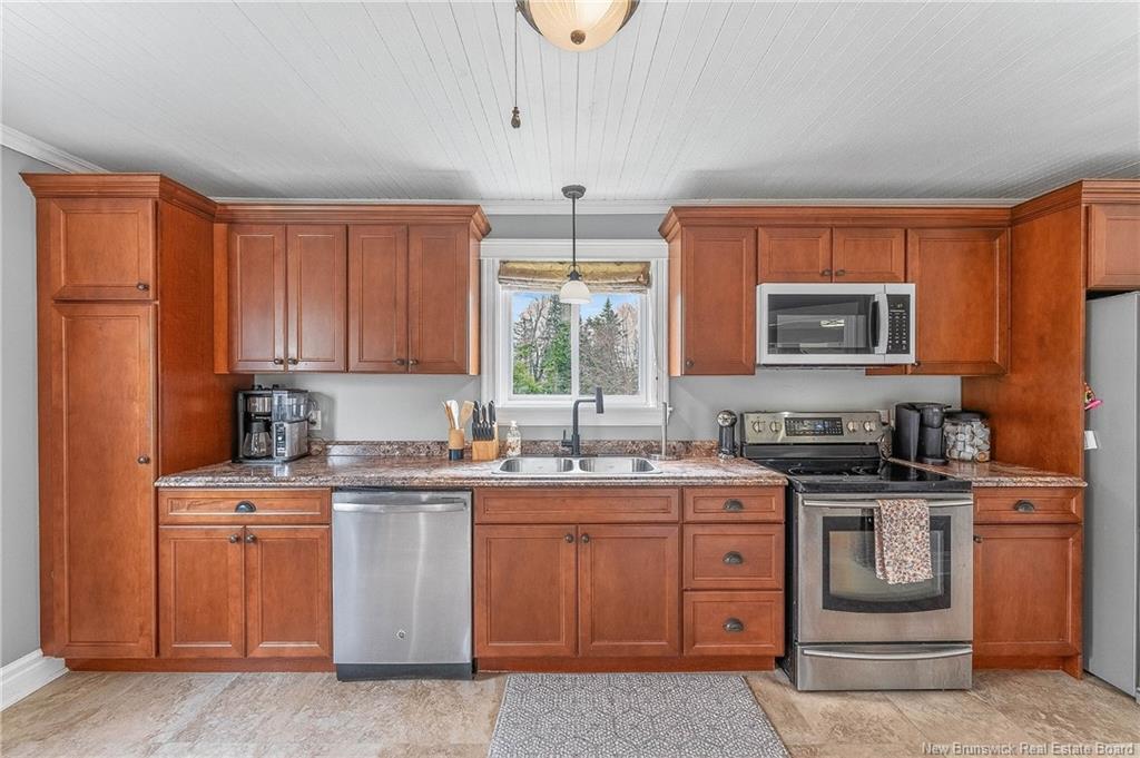 10 Stanley Oliver Rd, Back Bay, NB